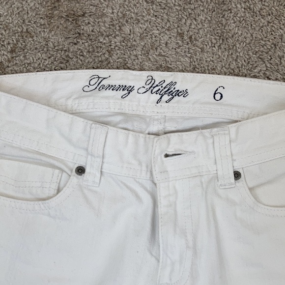 Tommy Hilfiger White Jeans | Size 6 - Picture 3 of 11